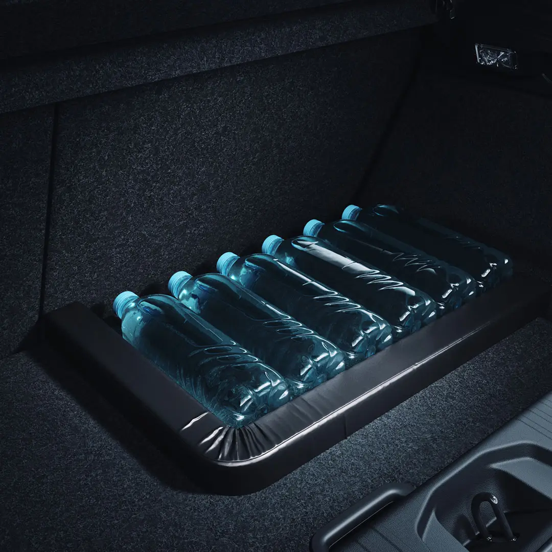 10-CLT-INT-fifty-fifty-interior-storage-space