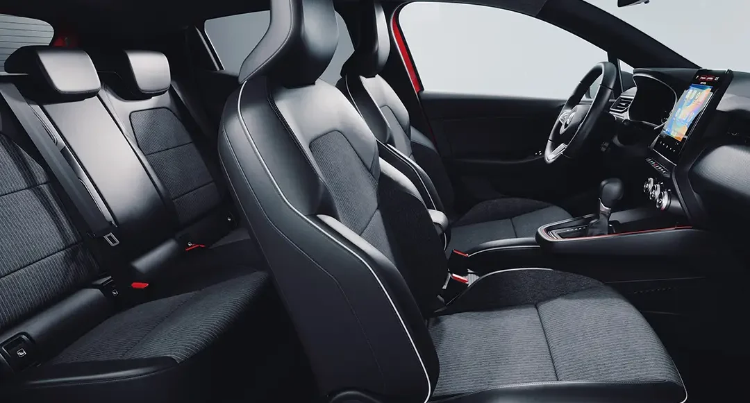04 - CLT - car-featurette-interior
